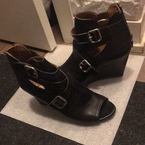 Bucked Black booties